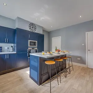 Glasswing Stays Liquorice Lodge Castleford
